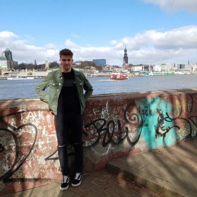 Andy Robson (@Andyrobo) / Twitter.